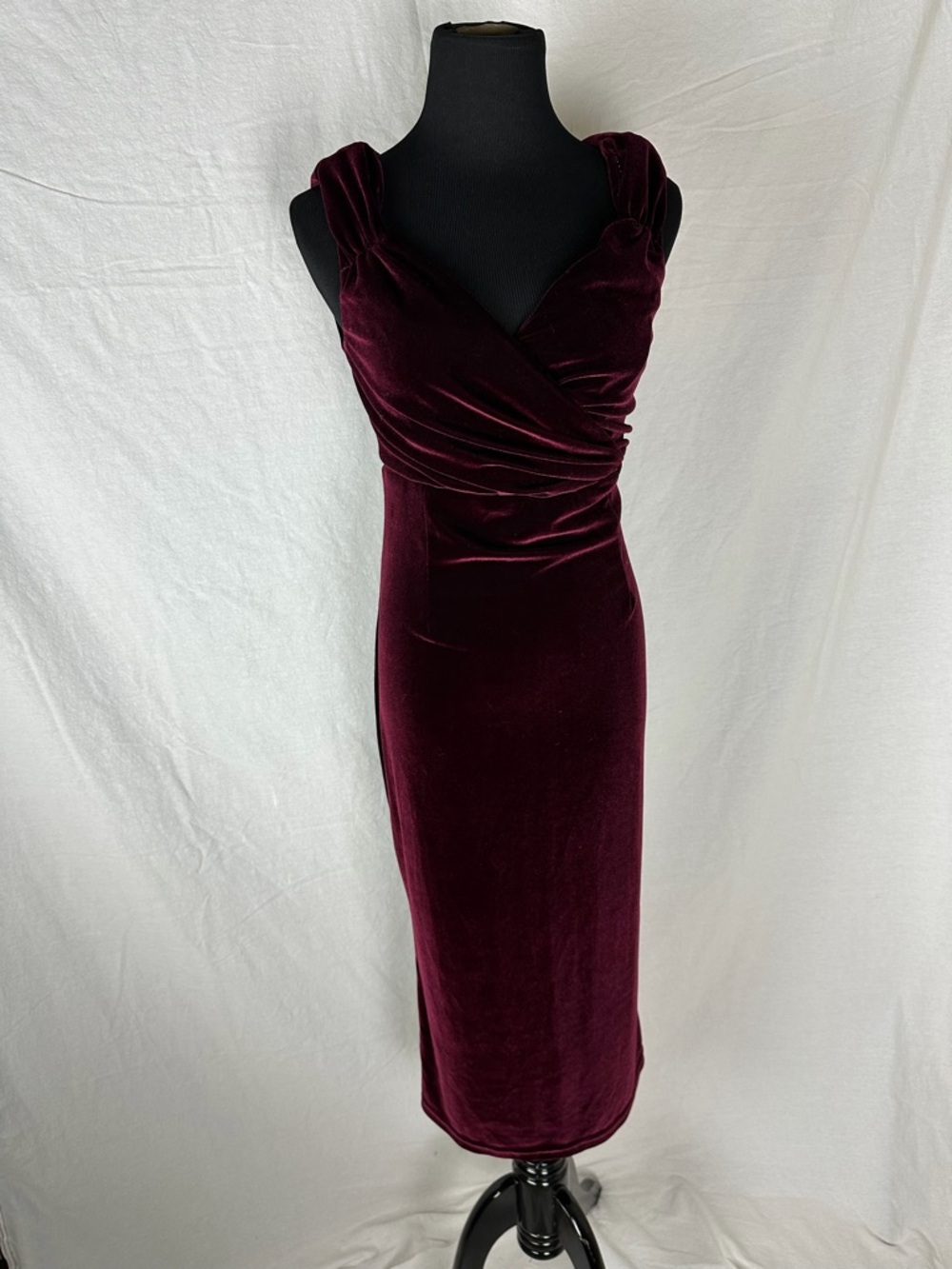 Elegant Rock Steady Wine Velvet Midi Dress